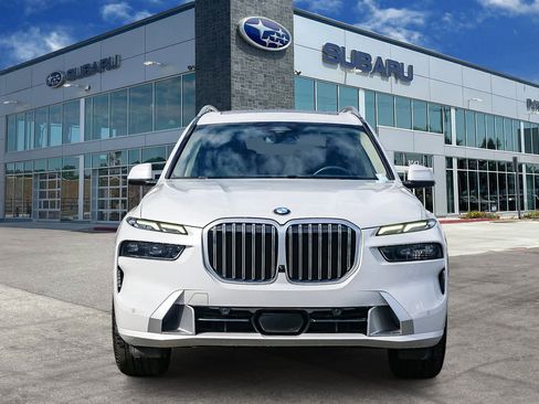 Used 2023 BMW X7 xDrive40i w/ Premium Package AWD/4WD image 2
