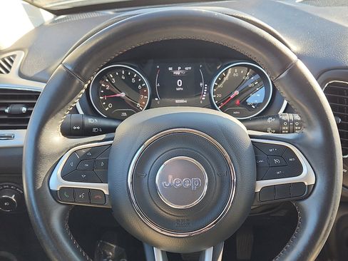 Used 2017 Jeep Compass Latitude image 19