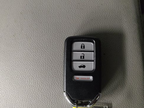 Used 2019 Honda Accord EX image 32