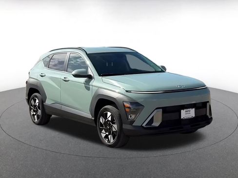 Used 2025 Hyundai Kona SEL image 3