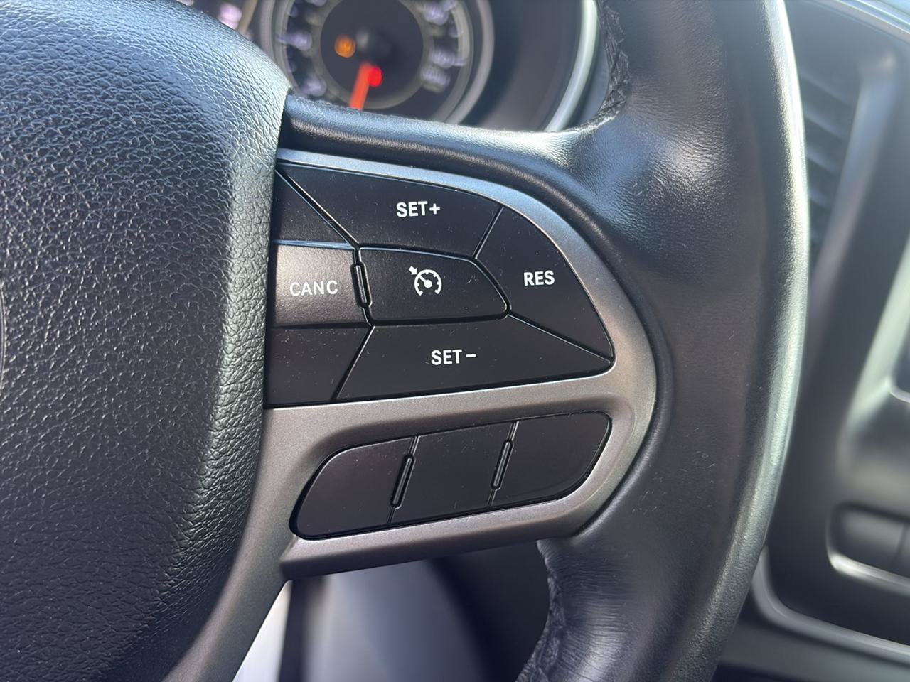 Used 2019 Jeep Cherokee Latitude Plus FWD image 19