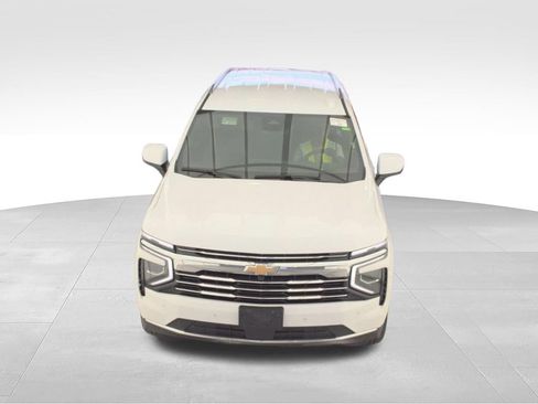 Used 2025 Chevrolet Tahoe LT AWD/4WD image 2