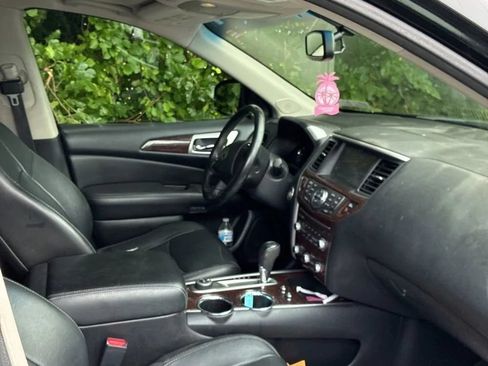 Used 2014 Nissan Pathfinder Platinum w/ Platinum Premium Package AWD/4WD image 18