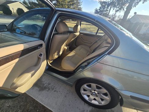 Used 2003 BMW 325xi Sedan image 12