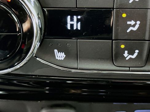 Used 2025 Chevrolet Trax LT w/ LT Convenience Package image 20