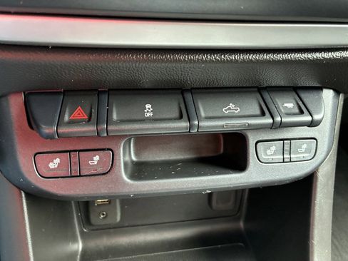 Used 2018 Chevrolet Colorado LT w/ Luxury Package, Chrome AWD/4WD image 14