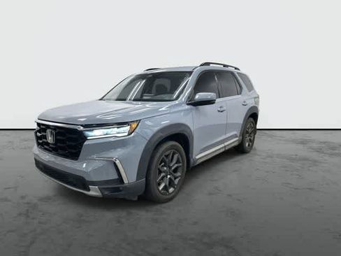 Certified 2023 Honda Pilot Touring image 7