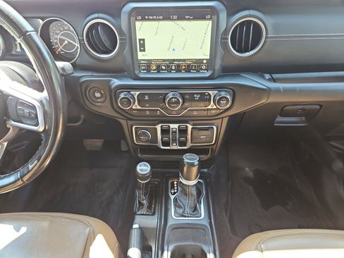 Used 2021 Jeep Gladiator Overland w/ Popular Equipment Package image 11