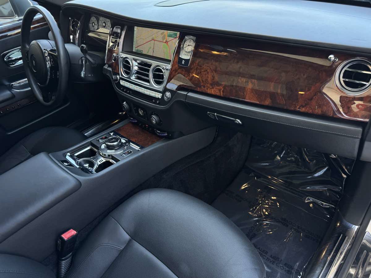 Used 2014 Rolls-Royce Ghost RWD image 24