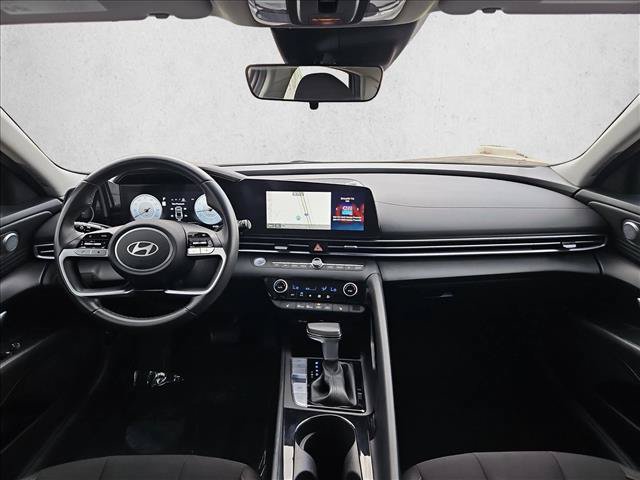 Used 2025 Hyundai Elantra SEL FWD image 18