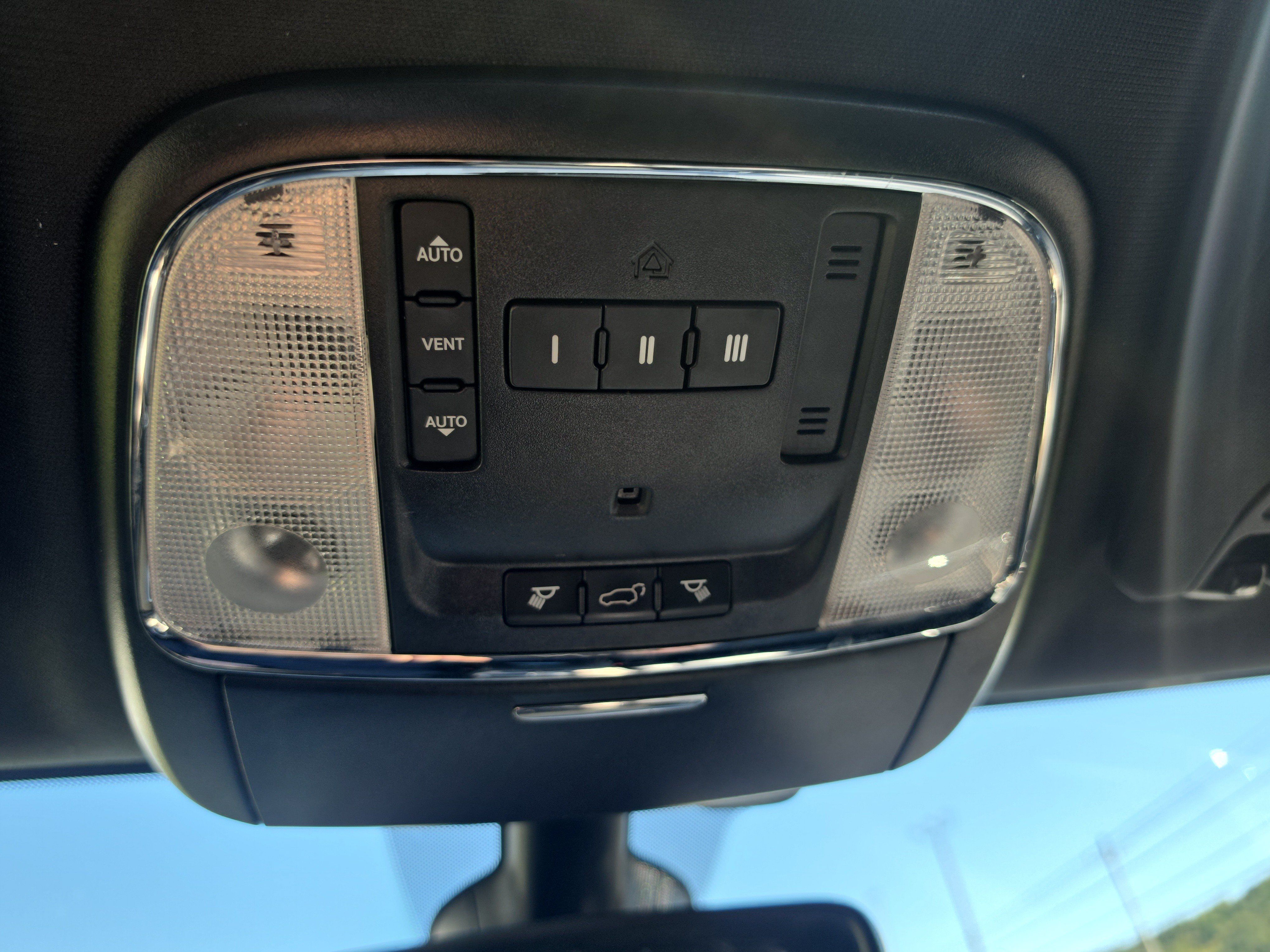 Used 2017 Jeep Grand Cherokee Limited AWD/4WD image 34