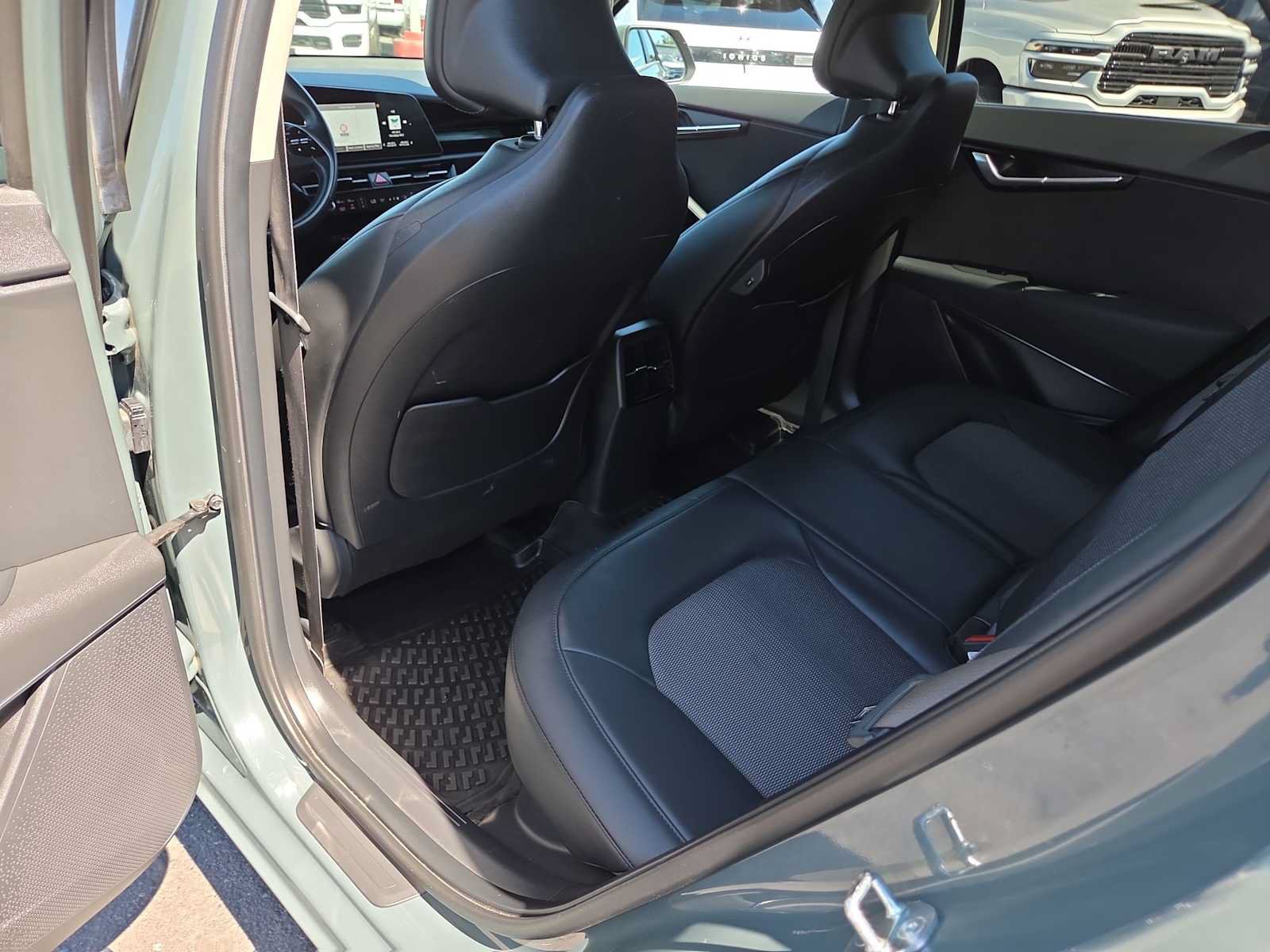 Used 2023 Kia Niro EX FWD image 20
