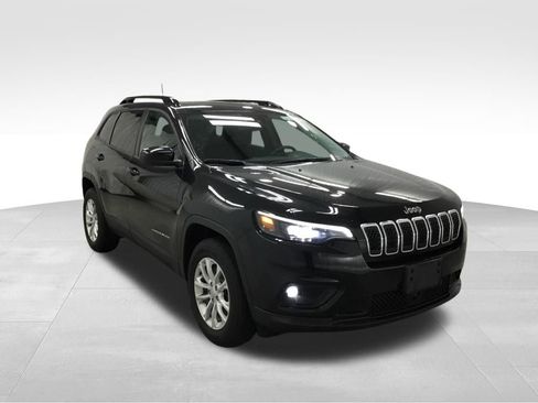 Used 2022 Jeep Cherokee Latitude w/ Advanced Safety Group AWD/4WD image 3