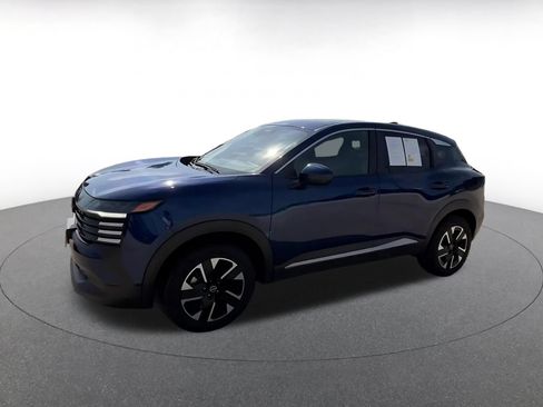 Used 2025 Nissan Kicks SV AWD/4WD image 8
