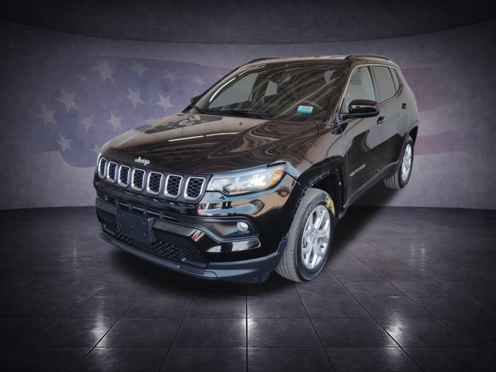 Used 2024 Jeep Compass Latitude AWD/4WD image 34