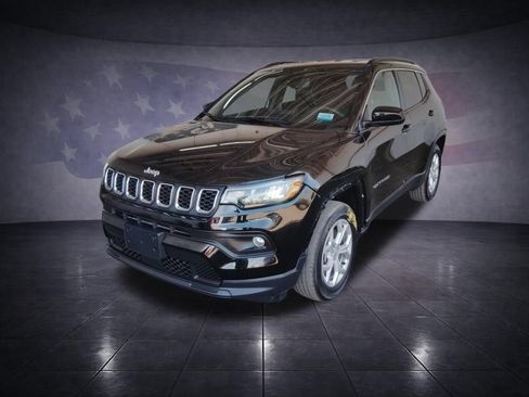 Used 2024 Jeep Compass Latitude AWD/4WD image 34