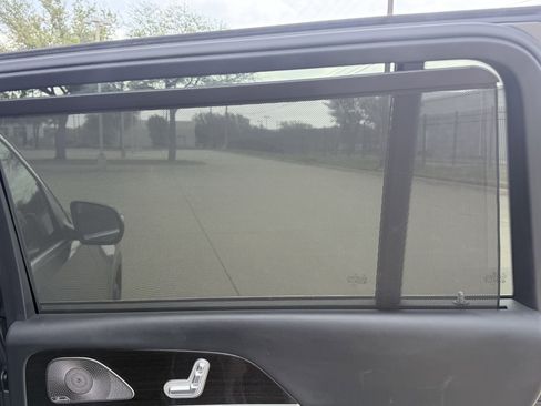 Used 2022 Mercedes-Benz GLS 450 4MATIC image 40