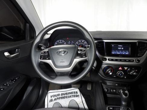 Used 2021 Hyundai Accent SE FWD image 11