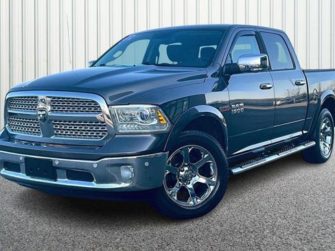 Used 2016 RAM 1500 Laramie w/ Convenience Group image 3