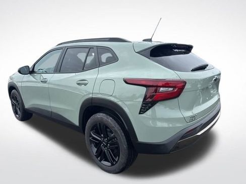 Used 2025 Chevrolet Trax ACTIV w/ Driver Confidence Package image 3