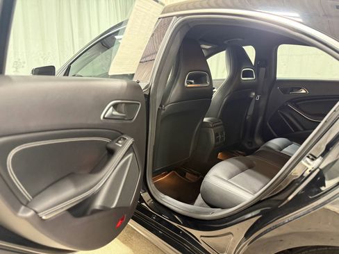 Used 2019 Mercedes-Benz CLA 250 4MATIC image 33