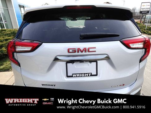 Used 2022 GMC Terrain AT4 image 4