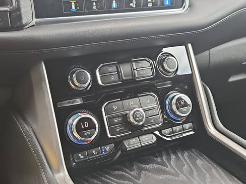 Used 2022 GMC Yukon Denali image 15