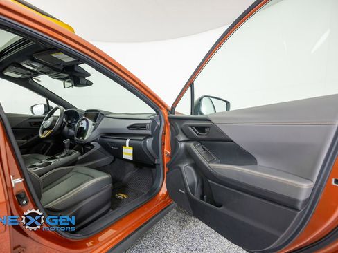 Used 2025 Subaru Crosstrek 2.5i Wilderness AWD/4WD image 38