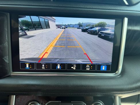 Used 2021 GMC Yukon XL Denali w/ Denali Premium Package AWD/4WD image 13