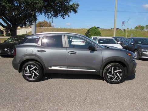 Used 2026 Nissan Kicks SV w/ Illumination Package FWD image 2