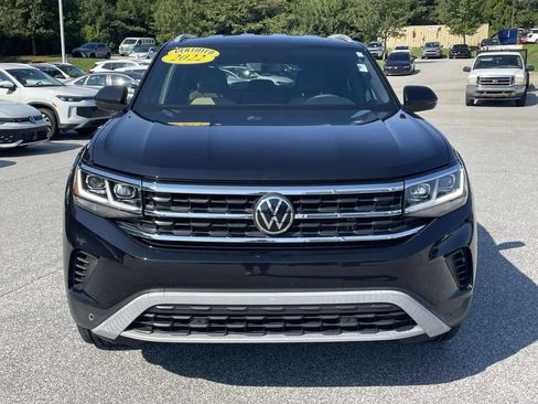 Certified 2022 Volkswagen Atlas Cross Sport SE FWD image 2