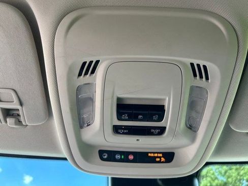 Used 2022 Buick Envision Preferred FWD image 34