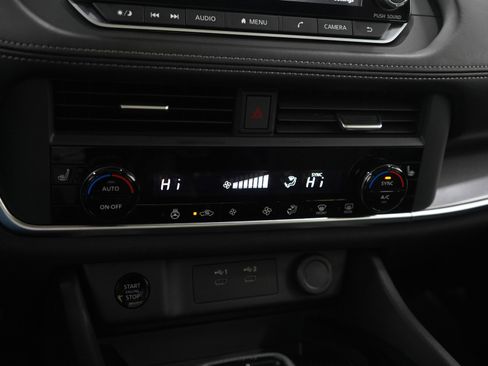 Used 2024 Nissan Rogue SV w/ SV Premium Package image 22