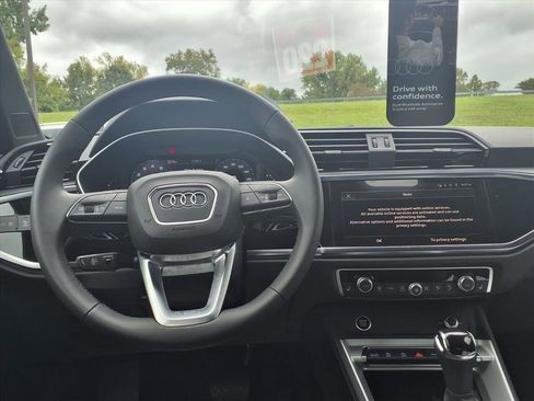 Used 2025 Audi Q3 2.0T Premium w/ Convenience Package AWD/4WD image 14