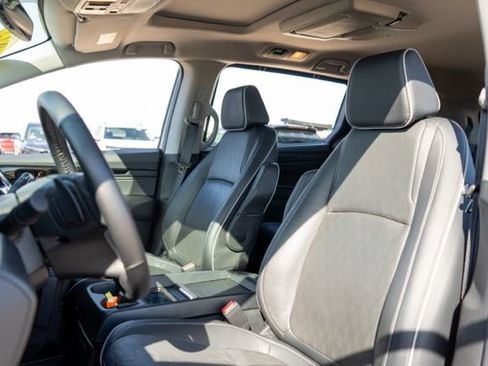 Used 2023 Honda Odyssey Elite image 14