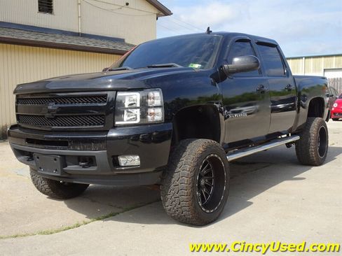 Used 2011 Chevrolet Silverado 1500 LTZ w/ LTZ Plus Package AWD/4WD image 3