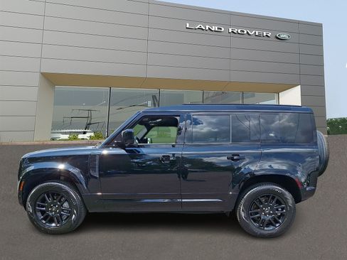 Used 2023 Land Rover Defender 110 SE AWD/4WD image 6