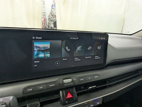 Used 2025 Kia K4 FWD image 17