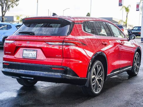 Used 2025 Toyota Crown Signia XLE image 7