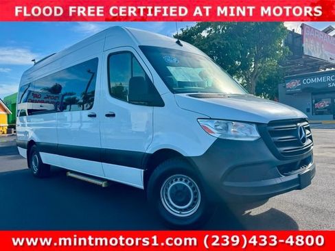 Used 2021 Mercedes-Benz Sprinter 2500 image 2