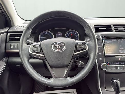 Used 2017 Toyota Camry XSE image 11