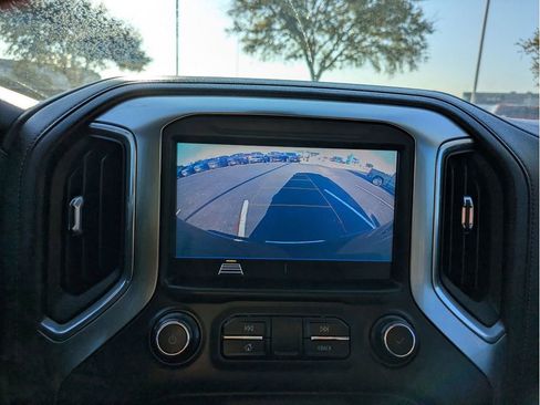 Used 2020 Chevrolet Silverado 1500 LT image 17