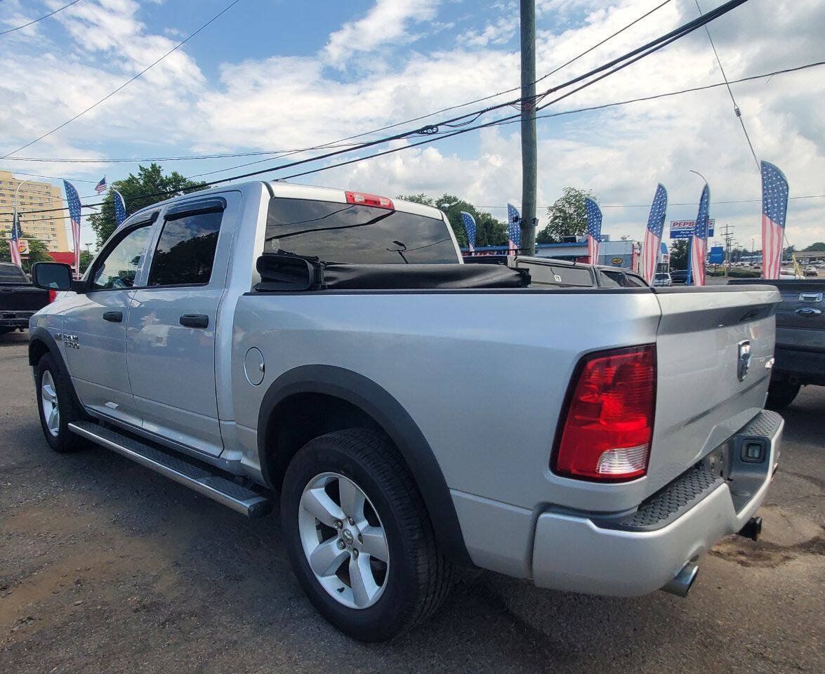 Used 2015 RAM 1500 Express AWD/4WD image 3