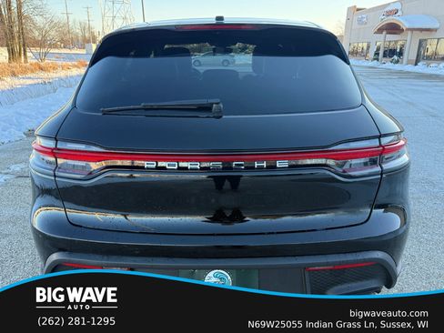 Used 2022 Porsche Macan w/ Premium Package Plus image 4