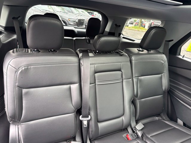 Used 2023 Ford Explorer XLT w/ Equipment Group 202A AWD/4WD image 27