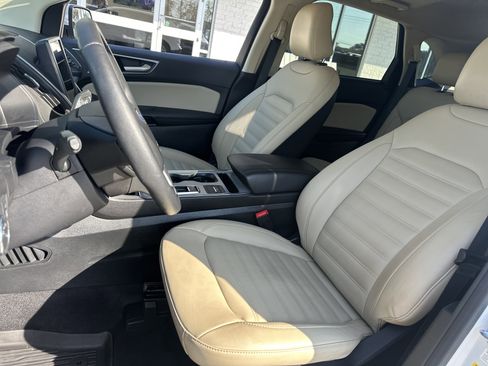Used 2022 Ford Edge SEL w/ Convenience Package image 11