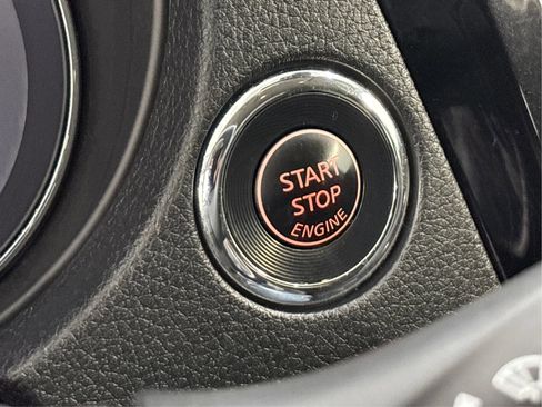 Used 2017 Nissan Rogue SL AWD/4WD image 37