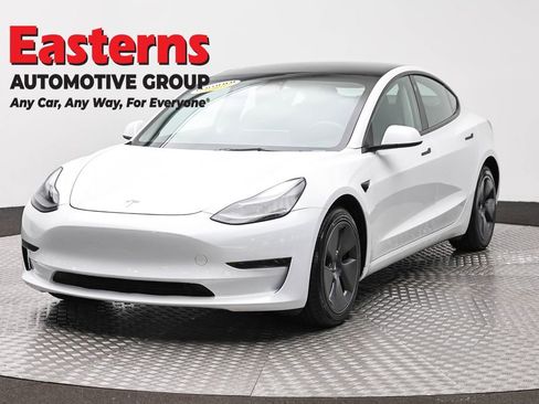 Used 2023 Tesla Model 3 Standard Range RWD image 1