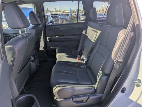 Used 2025 Honda Passport TrailSport image 31