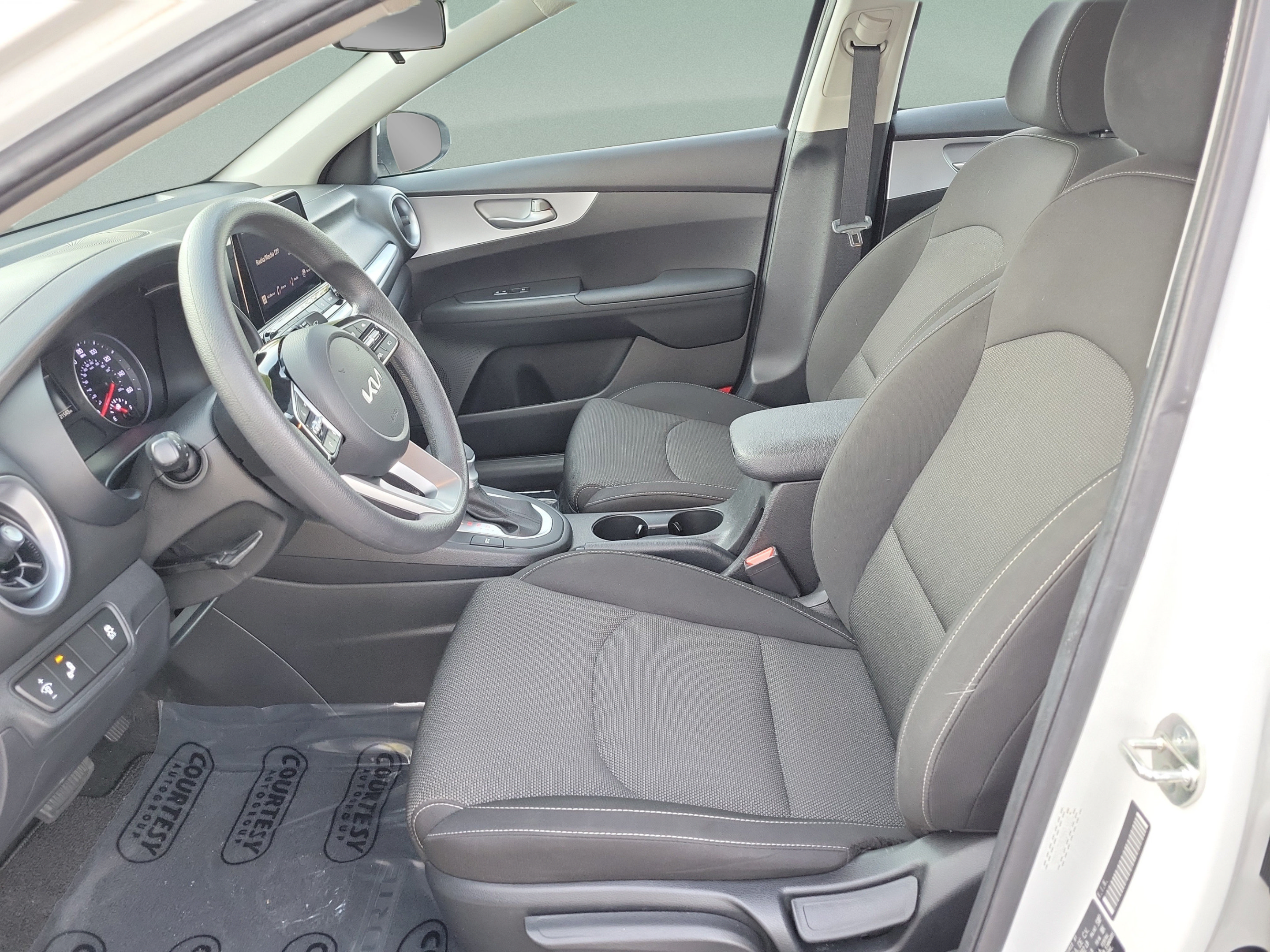 Used 2024 Kia Forte LXS w/ LXS Technology Package FWD image 15